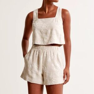 Abercrombie & Fitch Linen Blend Floral Embroidered Pull On Short
